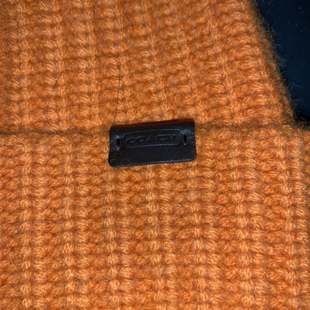 COACH 100% Cashmere knit 🧶 hat NWT